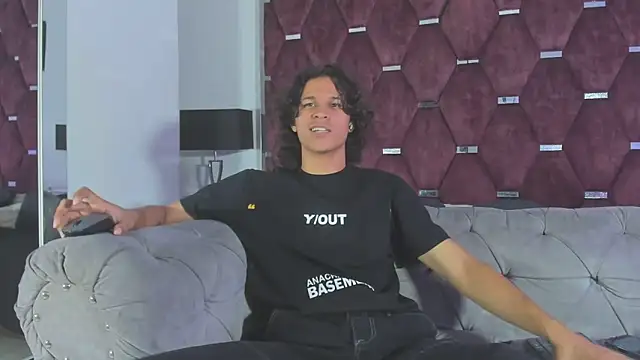 TonyBenedetti Pertunjukan Webcam