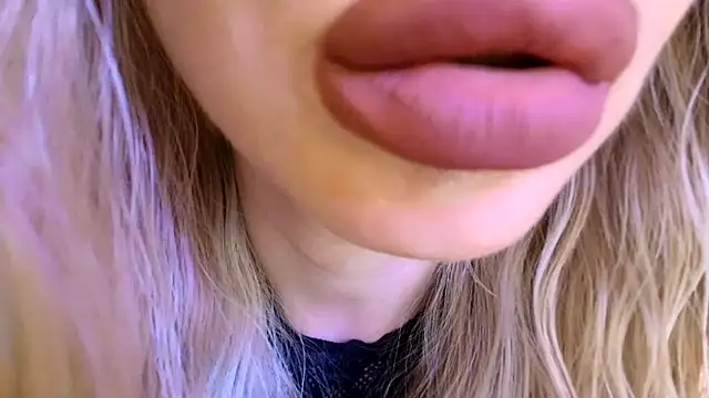Politeeliza Chat XXX in diretta