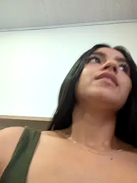 XXX chat uživo modela DulceCaroX