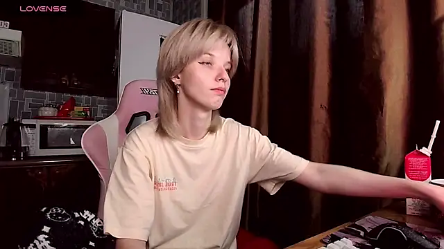 Madelaineses Adlı Modelin Canlı XXX Sohbeti
