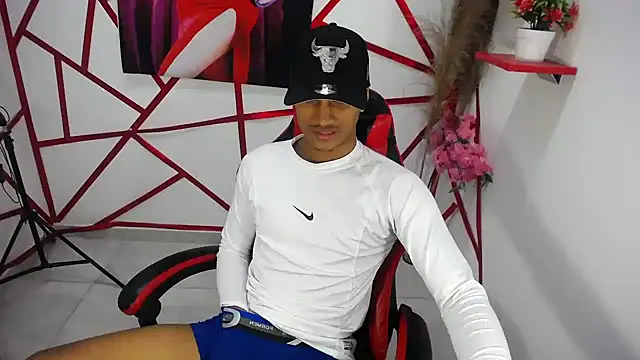oliver-parker Adlı Modelin Canlı XXX Sohbeti