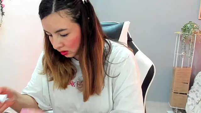 Živý XXX chat __Emma__11__Lecat_