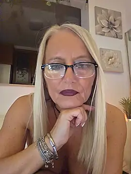 DIAMANTE64 live XXX chat