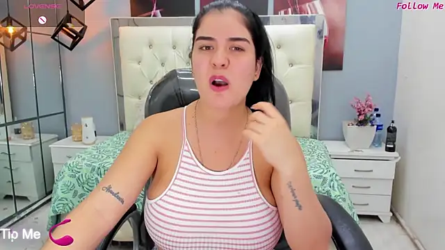 pearl_weet Adlı Modelin Canlı XXX Sohbeti