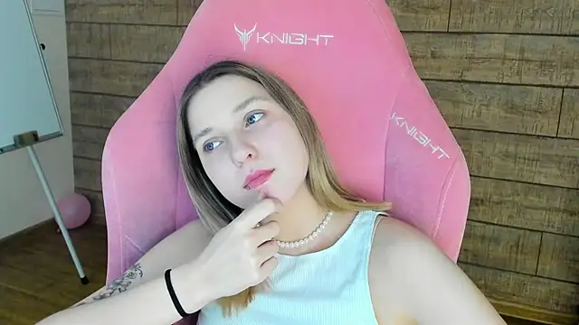 TinnaBurton's Live XXX Chat