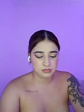 martina_connor1 Adlı Modelin Canlı XXX Sohbeti