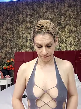 KittyDesiree webcam show