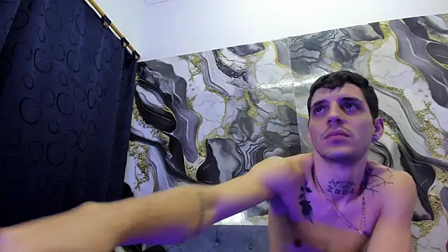 boy_max_latin Show in webcam
