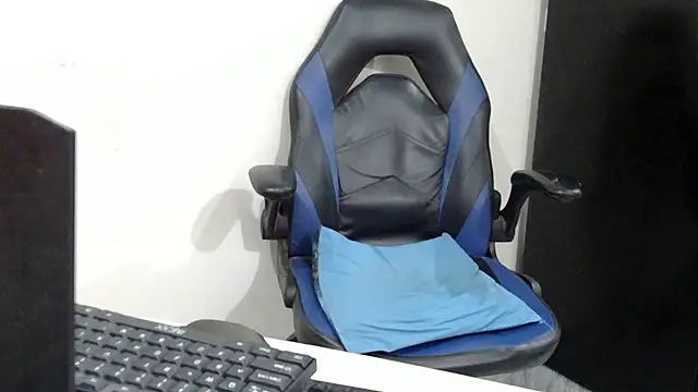 Darkkras live XXX chat