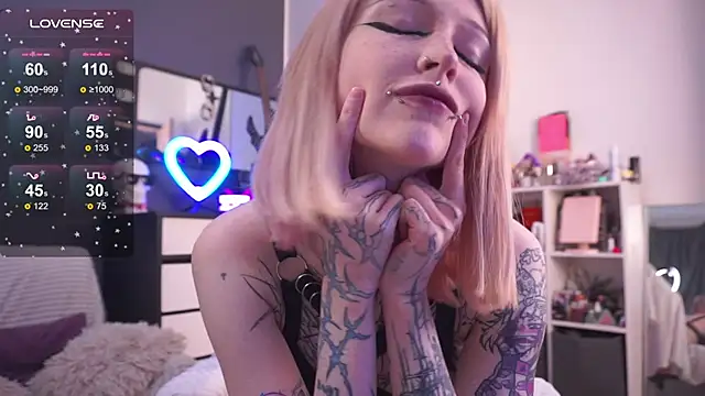 צ'אט XXX בשידור חי של fraulein_mooon