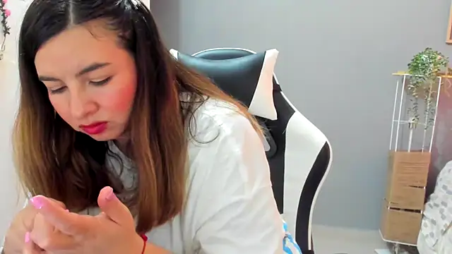 Chat +18 de __Emma__11__Lecat_ ao vivo