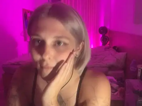 Chat +18 de Ella_Bloom ao vivo