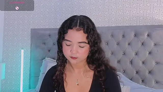 Evaa_Lunna_ élő XXX-chatje