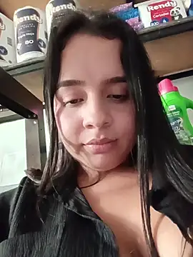 Julieth_hot-69 Adlı Modelin Canlı XXX Sohbeti