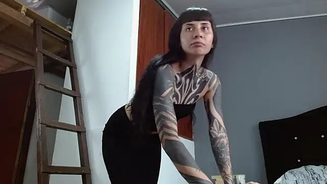 Emilia_1995 라이브 XXX 채팅
