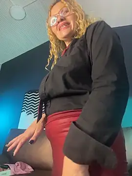 צ'אט XXX בשידור חי של EvangelineLove_