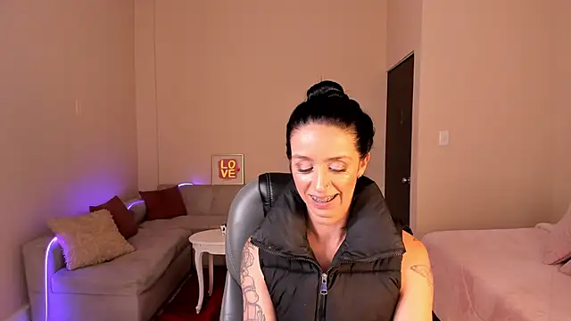 Kristen_Garner 现场XXX聊天