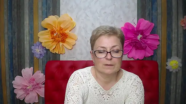 EmiliaGree's Live XXX Chat