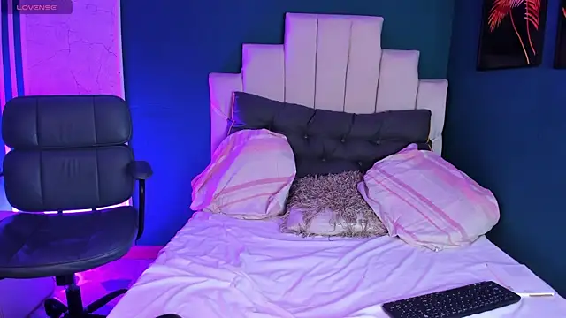 AliceMadnes' Webcam Show