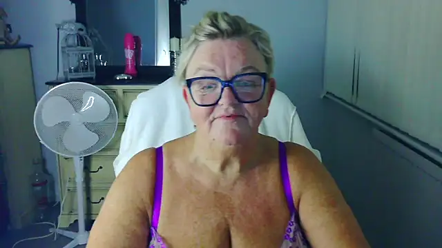 Chat +18 de BridgetBlueEyes ao vivo