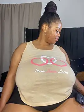 Chat XXX ao vivo de LunaCovenn