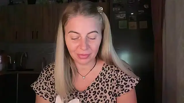 Lisorine élő XXX-chatje