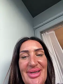 MissSelinaLDN Pertunjukan Webcam