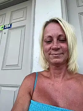 XXX chat uživo modela TiffaneyLove