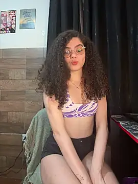 izumikarol's Live XXX Chat