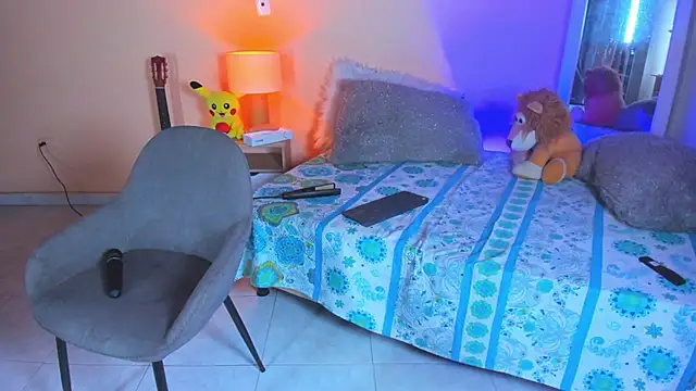 Chat XXX en directo de naomy_ruiz_