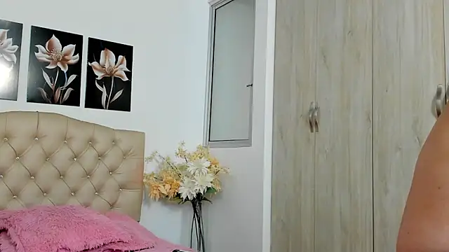 pinky_f00x Live XXX-chat
