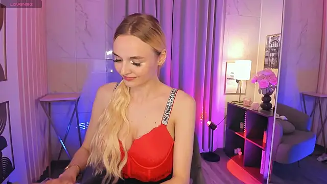 Mila__Lux 现场XXX聊天