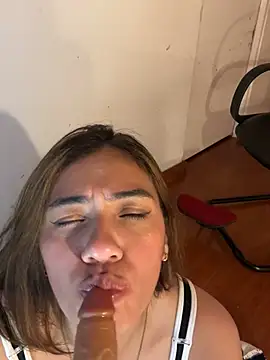 emmily_dのライブXXXチャット
