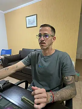 Chat +18 de MeladoDiMel ao vivo