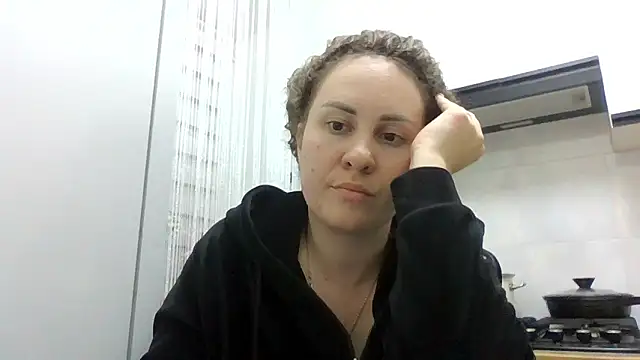 Chatroom XXX en direct de MeadowEyes