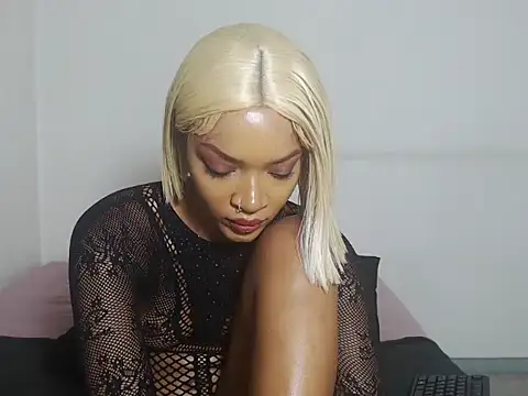 XXX chat uživo modela LunaSapphirex