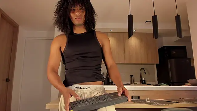 Lucas_eevans – Naživo XXX chat