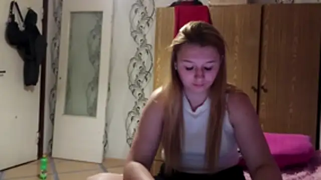 RaeannRoewe's Live XXX Chat