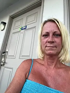 TiffaneyLove Live XXX Chat