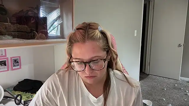 MUSCLEMOMMY1365's Webcam Show
