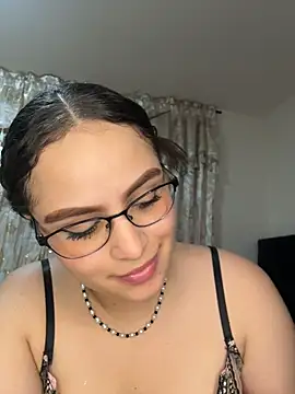 Tayler_Kim 라이브 XXX 채팅
