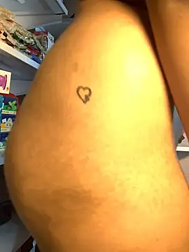 Webkamerová show _CURLY_DOLL_