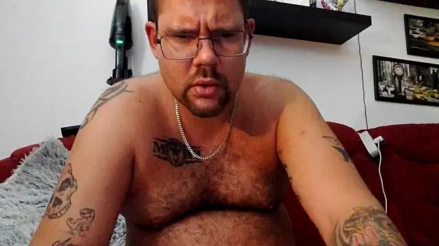 sexykevin17cm webcam show