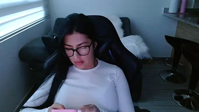 Mia_Paradis – live chatrum