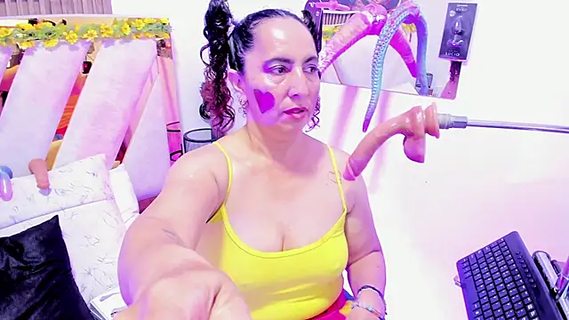 Chat +18 de Luna_Naughty1 ao vivo