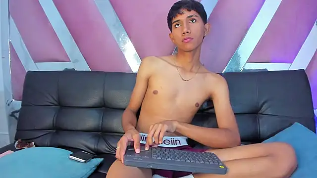 XXX chat uživo modela KevCokk