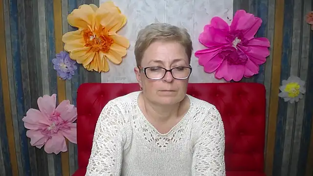 EmiliaGree's Live XXX Chat