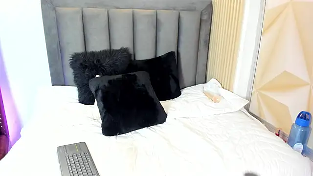 MiaGinger_ Live XXX Chat