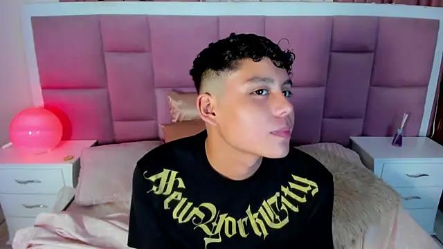 Nathanbelll 在線直播表演