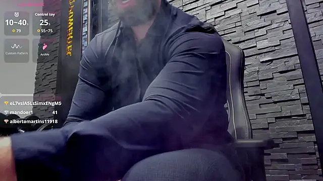 David_Big_Daddy Adlı Modelin Canlı XXX Sohbeti